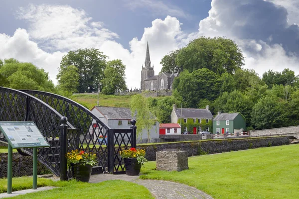 Vista ribeirinha no parque Castletownroche — Fotografia de Stock