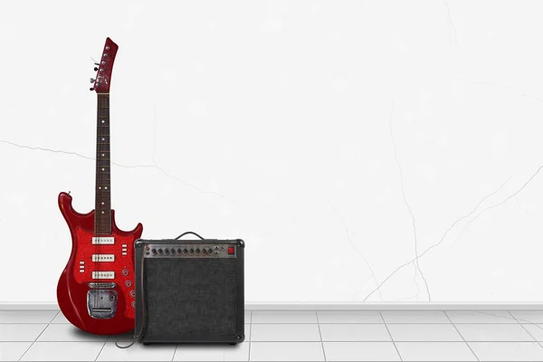 Musikinstrument Wohnbereich Rote Retro Gitarre Verstärker Mit Weißem Wandhintergrund — Stockfoto