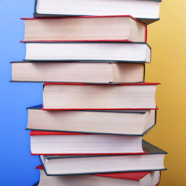 Tudomány Oktatás Vértes Töredék Halom Csoport Colorfull Könyvek Sárga Kék — Stock Fotó