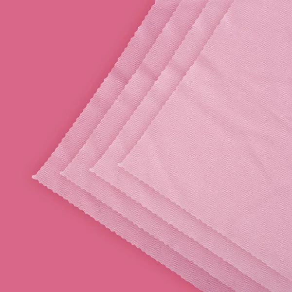 Lingettes Nettoyantes Roses Microfibre Sur Fond Rose — Photo