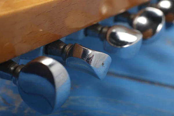 Hangszer-feldarabolás headstock nyak tuning PEG villanytűz — Stock Fotó