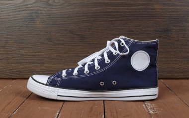 Giysi, Ayakkabı ve aksesuarları-yan görünüm bir mavi yarım kesler Woo