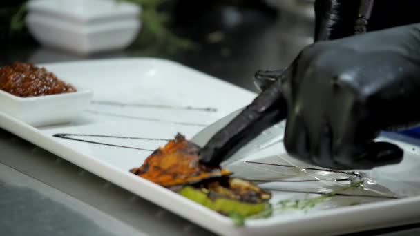 Faire un plat de légumes assorti — Video