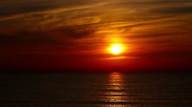 4K Deniz Kıyısı Şafak vakti