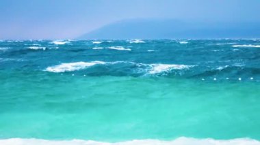 4k denizin dalgaları