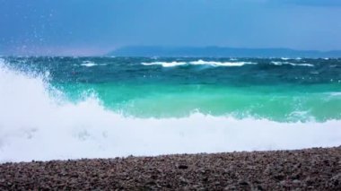 4k denizin dalgaları