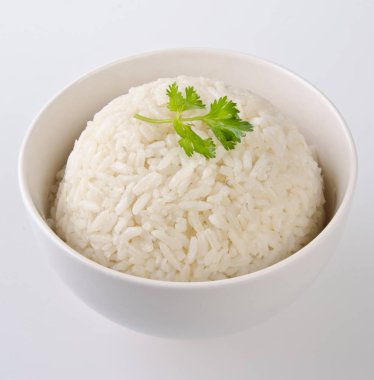 Beyaz arkaplanda pirinç izole