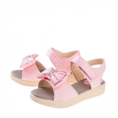 Ayakkabı veya bir arka plan üzerinde kız ayakkabı.