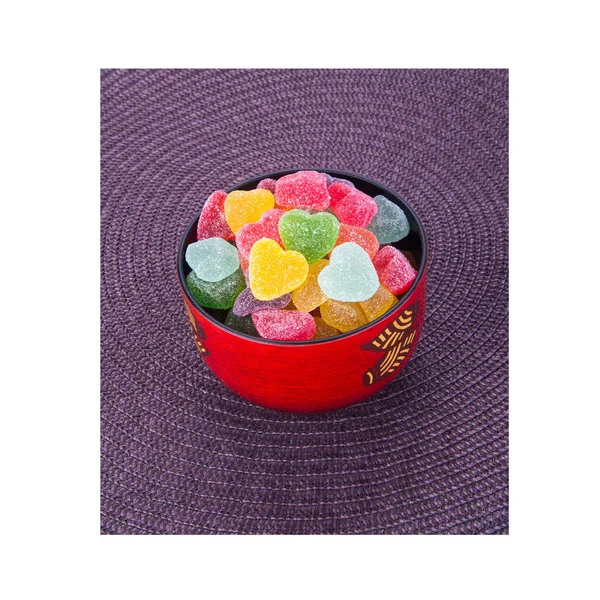 Caramelos o caramelos de gelatina sobre un fondo blanco nuevo . — Foto de Stock