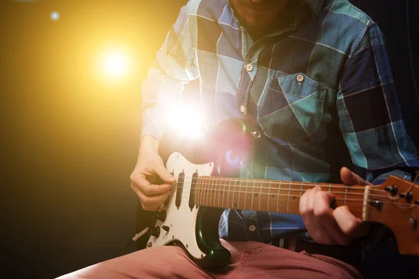 Manos Hombre Tocando Guitarra Eléctrica Técnica Curvar —  Fotos de Stock
