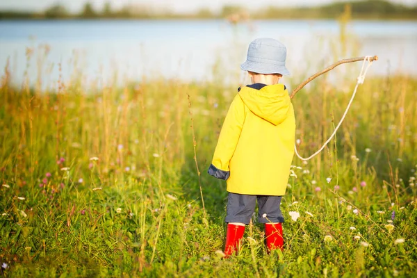 Bambino Con Canna Pesca Pronto Pesca — Foto Stock