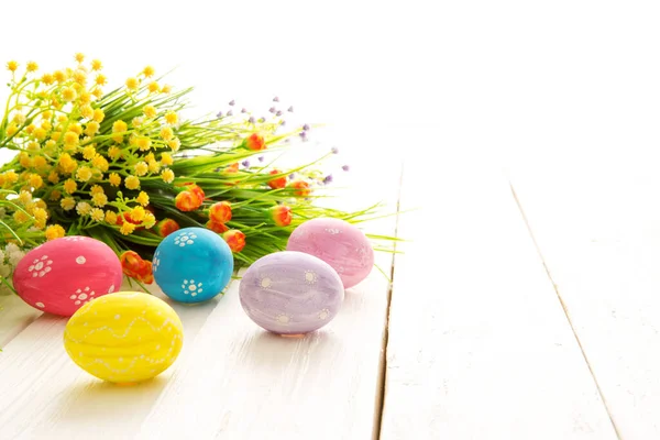 Easter Background Decorative Easter Eggs Wild Flowers Copy Space — Stock Photo, Image