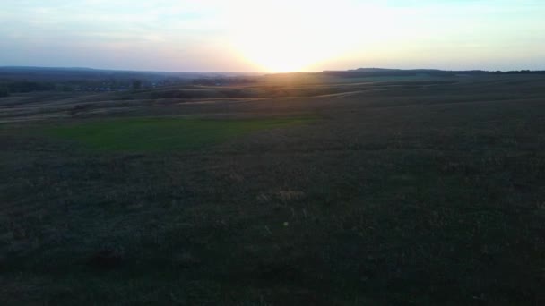 Campo de vídeo aéreo puesta del sol otoño — Vídeo de stock