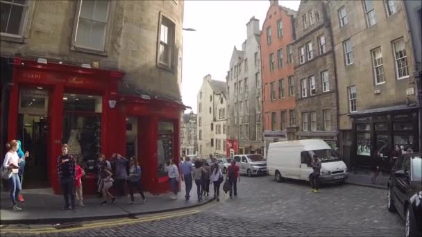 Edinburgh West Łuk Victoria Street Kolorowymi Sklepami Old Town Edynburg — Wideo stockowe