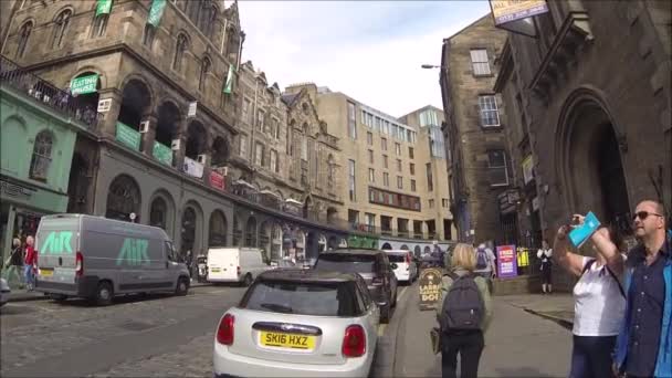 Edinburgh West Bow Und Victoria Street Mit Bunten Geschäften Der — Stockvideo