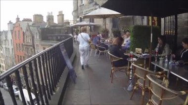 Edinburgh batı yay ve Victoria Street Old Town, Edinburgh, Scotlandedinburgh, Old Town, İskoçya renkli mağazaları ile