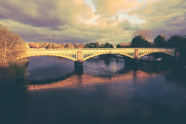 Richmond Railway Bridge Thames River Richmond Лондон Великобритания — стоковое фото