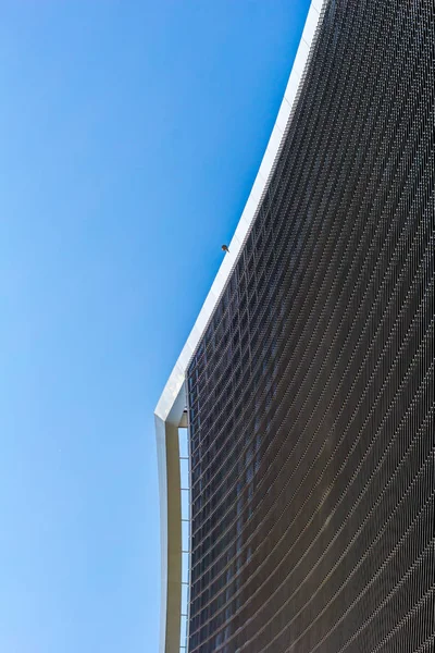 Arranha Céu Moderno Céu Azul Fundo Arquitetônico — Fotografia de Stock