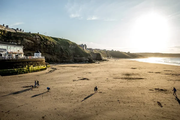 Whitby England People Walking Whitby Beach Fine Sunny Windy Day — Stock Photo, Image