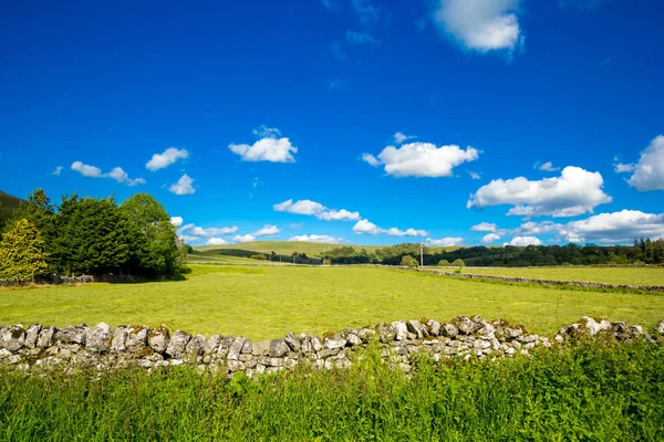 Piękny Krajobraz Wiosce Mahlam Yorkshire Dales Anglia Wielka Brytania — Zdjęcie stockowe