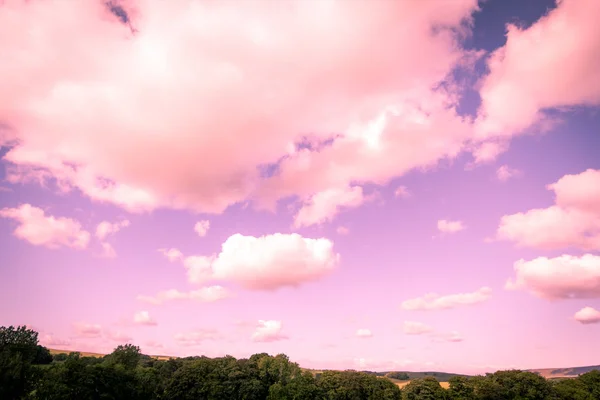 Yorkshire Dales Ingiltere Alanları Üzerinde Rüya Gibi Pembe Gökyüzü — Stok fotoğraf