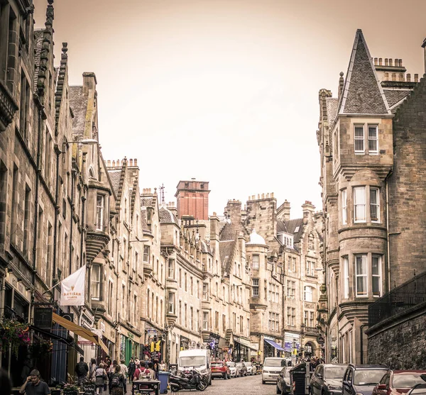 爱丁堡 苏格兰 2019年8月27日 游客参观历史悠久的科克本街 — 图库照片