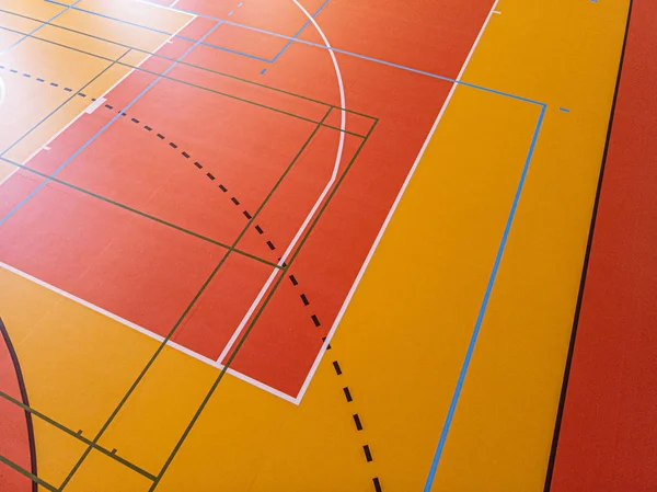 스포츠 경기장 바닥에 다채로운 라인 — 스톡 사진