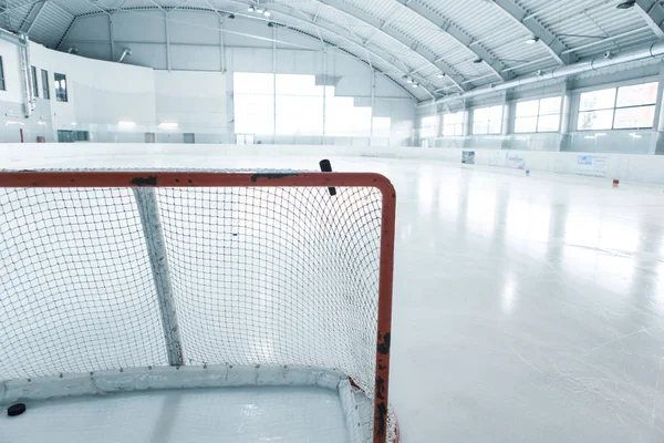 Red Hockey Sobre Hielo Vacía Anillo — Foto de Stock