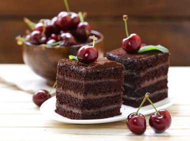 taze çilek ile çikolata kek süper