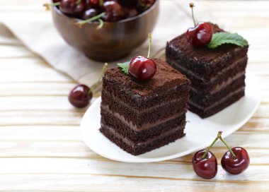 taze çilek ile çikolata kek süper