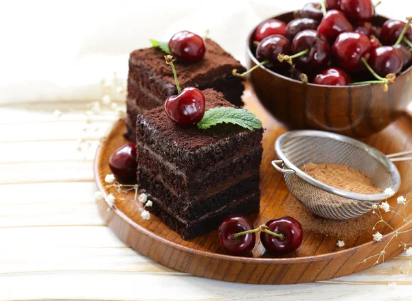 taze çilek ile çikolata kek süper