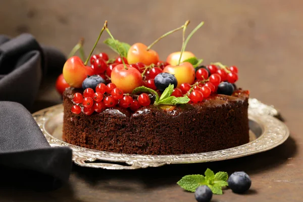 Bolo Torta Chocolate Com Sobremesa Bagas — Fotografia de Stock