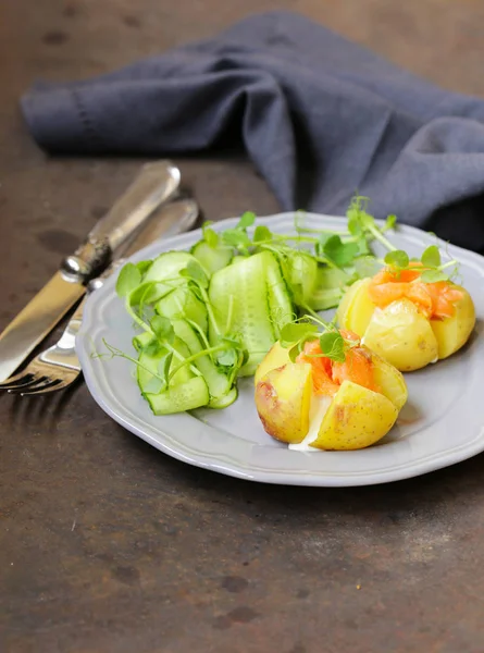 Patate Con Crema Formaggio Salmone Salato — Foto Stock