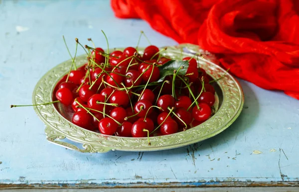 Mogna Ekologiska Körsbär Rustika Stilleben — Stockfoto