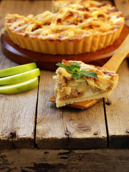 Tarte Aux Pommes Traditionnelle Faite Pâte Feuilletée Cannelle — Photo