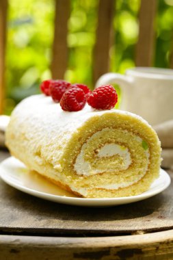 tatlı taze çilek, rustik tarzı ile bisküvi rulo