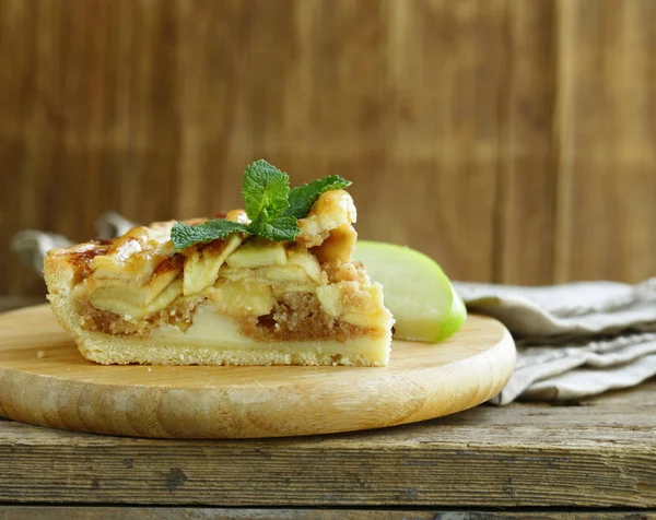 Torta Maçã Tradicional Feita Massa Folhada Com Canela — Fotografia de Stock