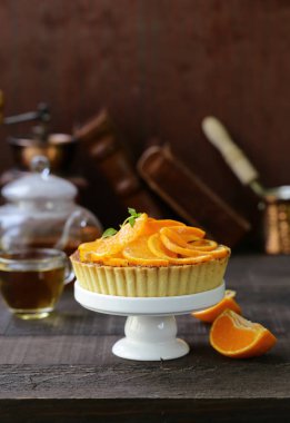 çikolata ve çilek ile sonbahar tart pasta