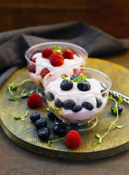 Dessert Met Bessen Yoghurt Een Glas — Stockfoto