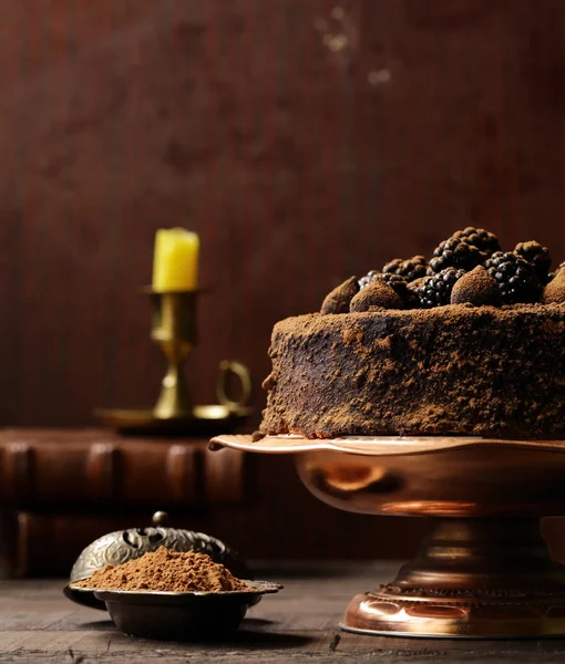 Super Gâteau Truffe Chocolat Aux Framboises Noires — Photo