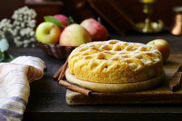 Torta Mele Tradizionale Fatta Pasta Sfoglia Con Cannella — Foto Stock