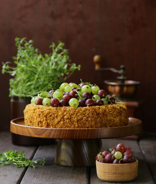 Torta Caseira Para Sobremesa Com Nozes Bagas — Fotografia de Stock