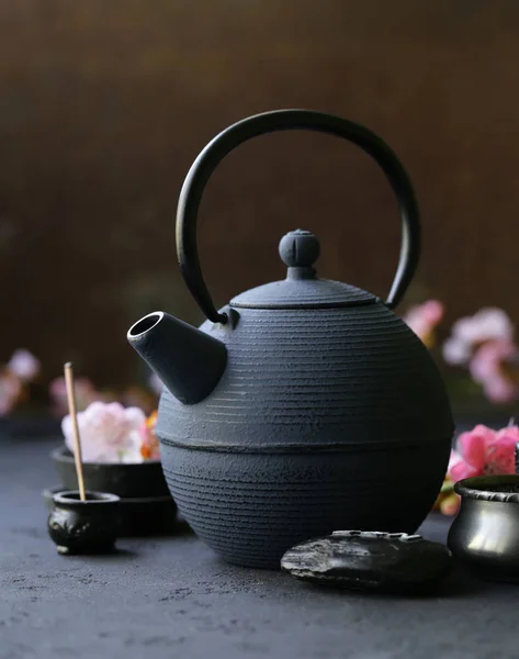 Чавунний Чайник Традиційної Східної Чайної Церемонії — стокове фото