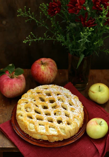 Traditional Apple Pie Made Puff Pastry Cinnamon — Stock Photo, Image