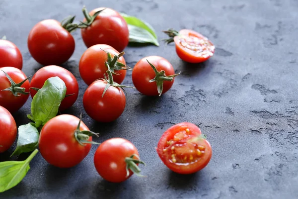 Organic Cherry Tomatoes Basil Healthy Food — Stock Photo, Image