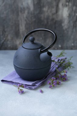 Dökme demir tencere geleneksel oryantal çay töreni için