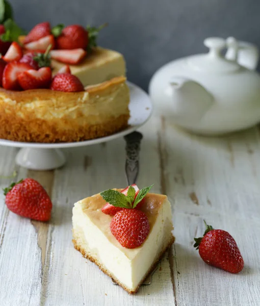 Cheesecake New York Con Fragole Fresche — Foto Stock