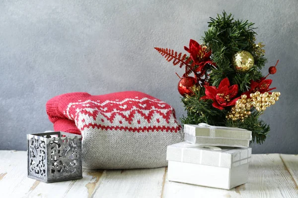 Composición Navidad Árbol Navidad Regalos Suéter — Foto de Stock