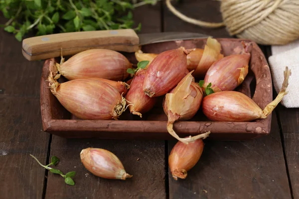 Organic Shallots Wooden Table Rustic Style — Stock Photo, Image