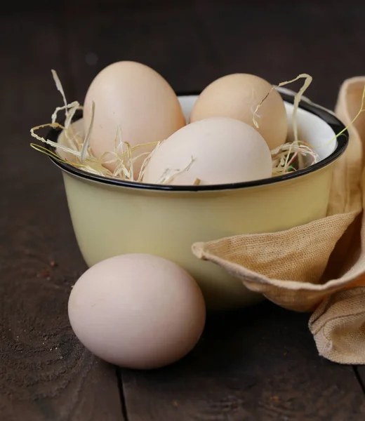 Natural Organic Eggs Wooden Table — Stock Photo, Image